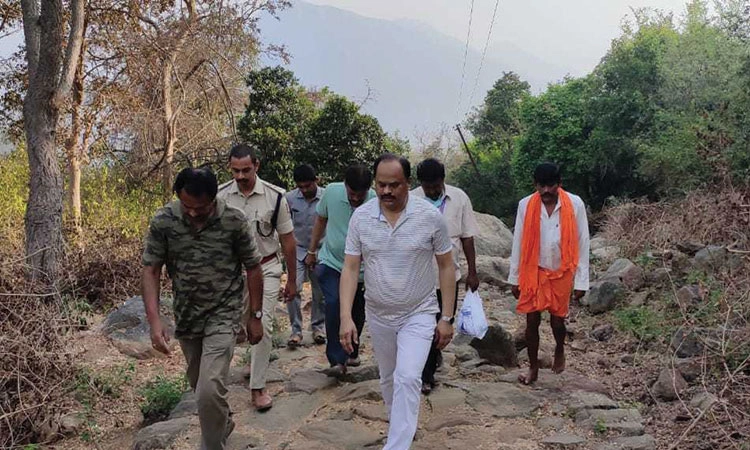 ನಾಗಮಲೆಗೆ ಜಿಲ್ಲಾಧಿಕಾರಿ ಭೇಟಿ: ಜನರ ಅಹವಾಲು ಆಲಿಕೆ