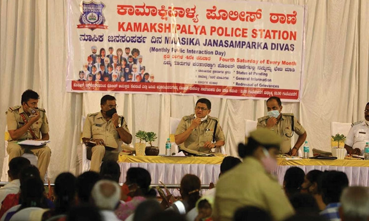 ಸಮಸ್ಯೆ ಆಲಿಸಿದ ಆಯುಕ್ತ