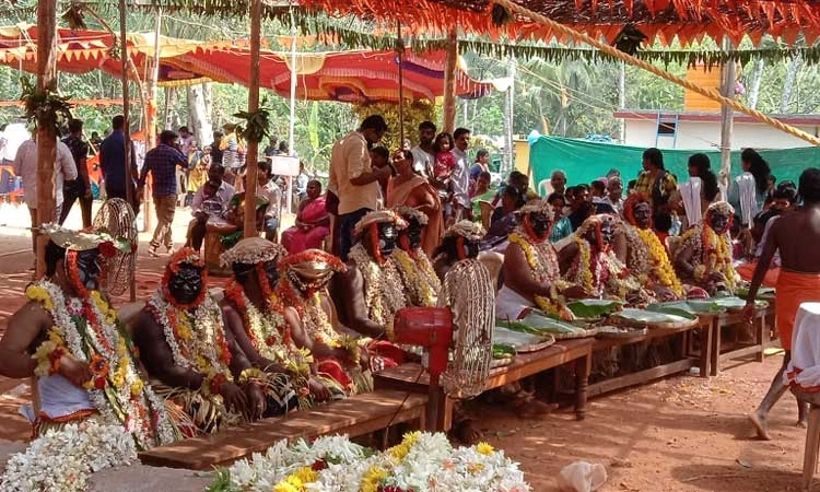 ಸಂಪಾಜೆ : ಕೊರಗಜ್ಜನ ಪವಾಡ – 12 ದೈವ  ಬದಲು ಕಾಣಿಸಿಕೊಂಡಿತು 13 ದೈವ