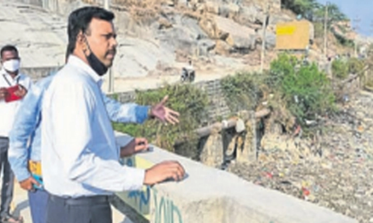 ವಾರದೊಳಗೆ ಮಾವಿನ ಕೆರೆ ನೀರು ತೆರವಿಗೆ ಡಿಸಿ ಸೂಚನೆ
