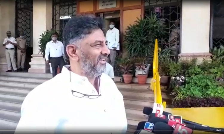 ನನಗಿರುವುದು ಒಬ್ಬಳೆ ಹೆಂಡತಿ ಒಂದೇ ಸಂಸಾರ: ಡಿ. ಕೆ ಶಿವಕುಮಾರ್