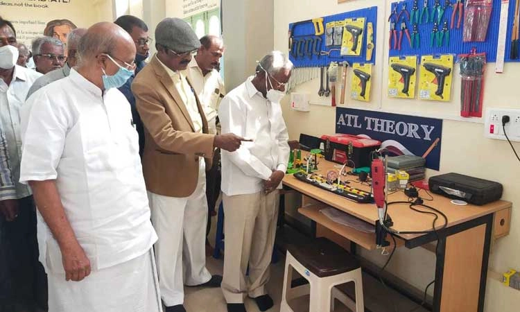 ವೈಜ್ಞಾನಿಕ ಬೆಳವಣಿಗೆಗೆ ಲ್ಯಾಬ್‌ ಪೂರಕ