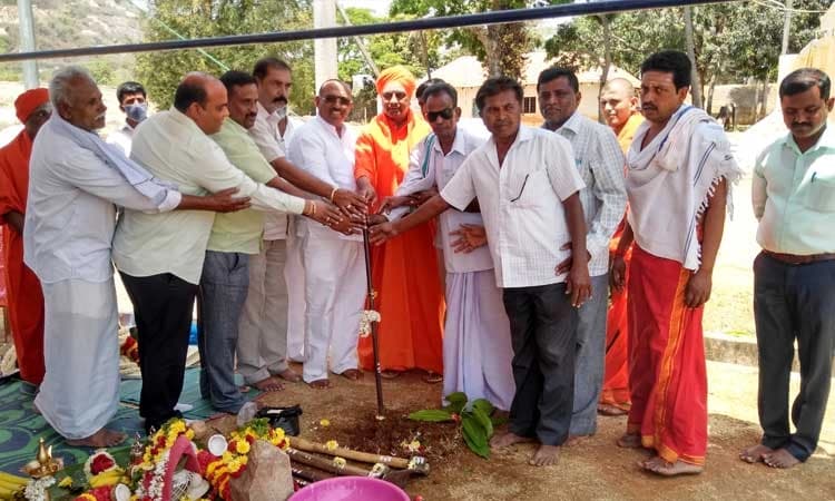 ಸುಸಜ್ಜಿತ ರಸ್ತೆಗಳಿಂದ ಧಾರ್ಮಿಕ ಕ್ಷೇತ್ರ, ಮಠಗಳ ಅಭಿವೃದ್ಧಿ ಸಾಧ್ಯ