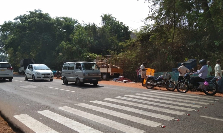 ವ್ಯಾಪಾರವಿಲ್ಲದೆ ಸೊರಗಿದ ಸೋಮವಾರ ಸಂತೆ ಮಾರುಕಟ್ಟೆ