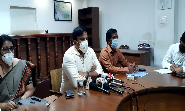 ಮಂಗಳೂರಲ್ಲಿ ಇನ್ಮುಂದೆ ಮಾಸ್ಕ್ ಕಡ್ಡಾಯ : ಜಿಲ್ಲಾಧಿಕಾರಿ ರಾಜೇಂದ್ರ