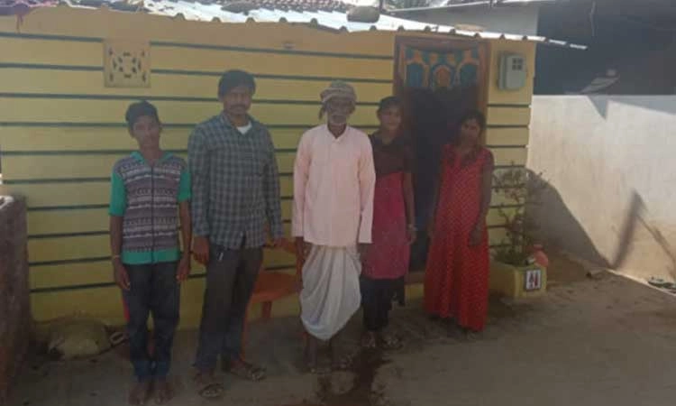 30 ವರ್ಷದ ಬಳಿಕ ಮನೆ  ಸೇರಿಸಿದ ಯೋಧರು!