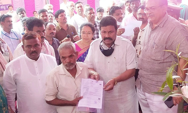  ಸಮಸ್ಯೆಗೆ ಅಧಿಕಾರಿಗಳೇ ಕಾರಣ: ಪಾಟೀಲ