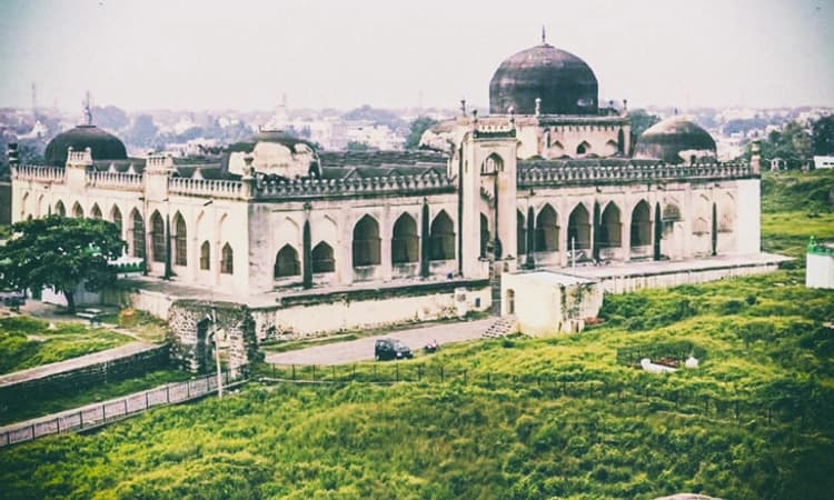 ಕೈ ತಪ್ಪುತ್ತಿರುವ ಯೋಜನೆ; ಕಲಬುರಗಿಗೆ ಬರೆ