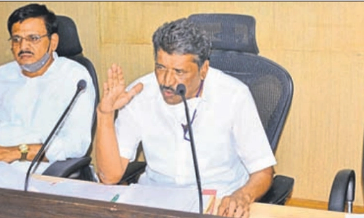 ಸ್ಥಳಕೆ ಭೇಟಿ ನೀಡಿ ಸಮಸ್ಯೆ ಬಗೆಹರಿಸಿ
