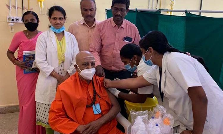 ಕೋವಿಡ್‌ ಎರಡನೇ ಅಲೆ ಎದುರಿಸಲು ಸನ್ನದ್ಧರಾಗಿ: ಪಂಡಿತಾರಾಧ್ಯ ಸ್ವಾಮೀಜಿ