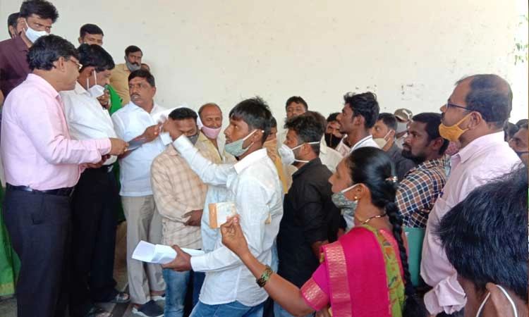 ಸೌಲಭ್ಯ ಕಲ್ಪಿಸುವಲ್ಲಿ ತಾರತಮ್ಯ: ಆಕ್ರೋಶ
