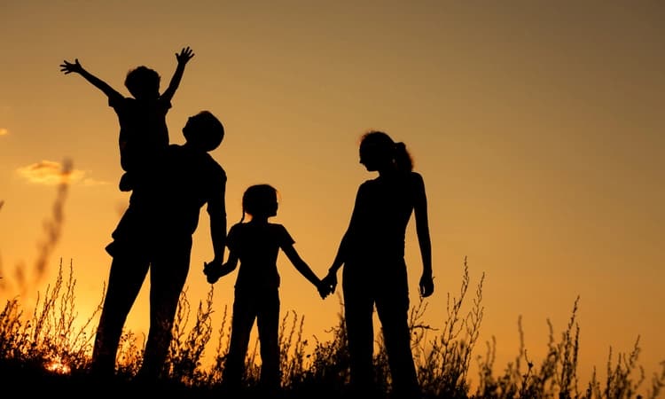 ತಂದೆ-ತಾಯಿ ದೇವರು ಕೊಟ್ಟ ವರ