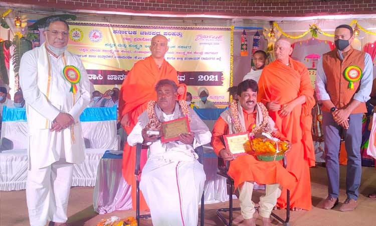 ವಿಜ್ಞಾನದ ಜತೆಗೆ ಆಧ್ಯಾತ್ಮ, ಜಾನಪದವೂ ಸಾಗಲಿ: ಶ್ರೀ