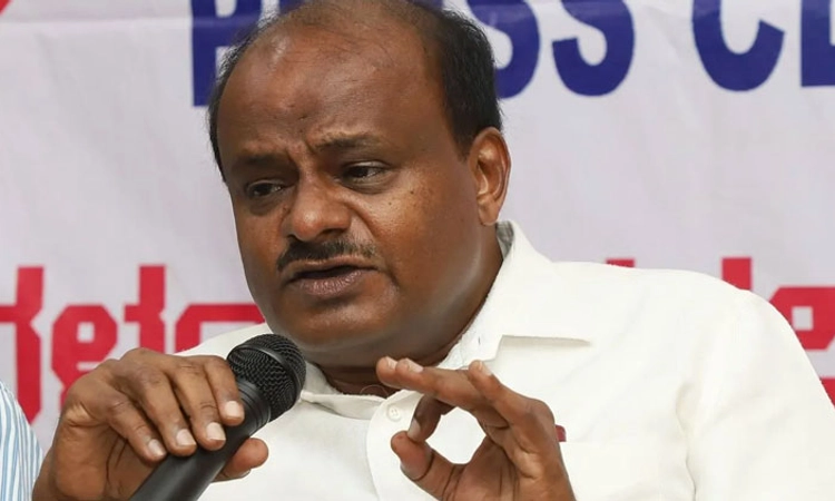ರಾಜ್ಯದಲ್ಲಿ ಎಷ್ಟೋ ಜನ ಮಹಾನ್ ನಾಯಕರಿಲ್ವ, ಡಿಕೆಶಿ ಯಾಕೆ ಅವರ ಹೆಸರೇ ಹೇಳುತ್ತಾರೆ: ಎಚ್ ಡಿಕೆ
