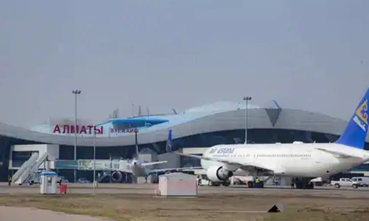 ಲ್ಯಾಂಡಿಂಗ್ ವೇಳೆ  ಅಪಘಾತಕ್ಕೀಡಾದ ಆ್ಯನ್-26 ವಿಮಾನ : ನಾಲ್ವರ ಸಾವು