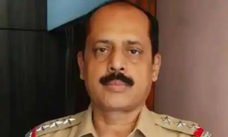 ಅಂಬಾನಿ ಮನೆಮುಂದೆ ಸ್ಫೋಟಕ ಪತ್ತೆ ಪ್ರಕರಣ: ಎನ್ ಕೌಂಟರ್ ಸ್ಪೆಷಲಿಸ್ಟ್ ಸಚಿನ್ ವಾಜೆ ಬಂಧನ