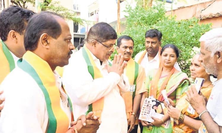 ಕ್ಷೇತ್ರದಲ್ಲಿ ಗೋಪಾಲಯ್ಯ ದಂಪತಿ ಪ್ರಚಾರ