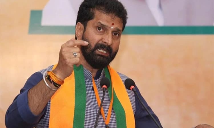 ಚಿಕ್ಕಮಗಳೂರಲ್ಲಿ ಮಾಜಿ ದೋಸ್ತಿಗಳ ಕಾದಾಟ