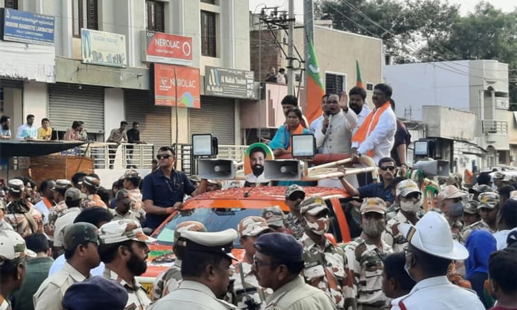 Karnataka Election ಕೌಲ್ ಬಜಾರ್ ನಲ್ಲಿ ಶಿವರಾಜ್ ಸಿಂಗ್ ಚೌಹಾಣ್ ರೋಡ್ ಶೋ