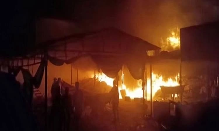 Andhra Pradesh: ಬೋಟ್ ತಯಾರಿಕಾ ಘಟಕ ಬೆಂಕಿಗಾಹುತಿ: ಕನಿಷ್ಠ 40 ಬೋಟ್‌ ಭಸ್ಮ