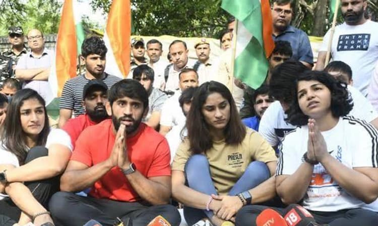 ಕುಸ್ತಿಪಟುಗಳ ಪ್ರತಿಭಟನೆಯಿಂದ ದೇಶದ ಘನತೆ ಹಾಳಾಗುತ್ತಿದೆ: IOA ಅಸಮಾಧಾನ