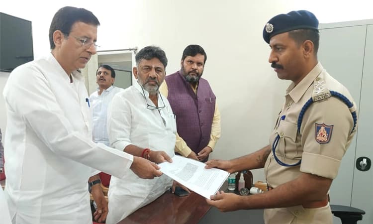 Amit Shah ವಿರುದ್ಧ ಪೊಲೀಸರಿಗೆ ದೂರು ನೀಡಿದ ಕಾಂಗ್ರೆಸ್ ನಾಯಕರು