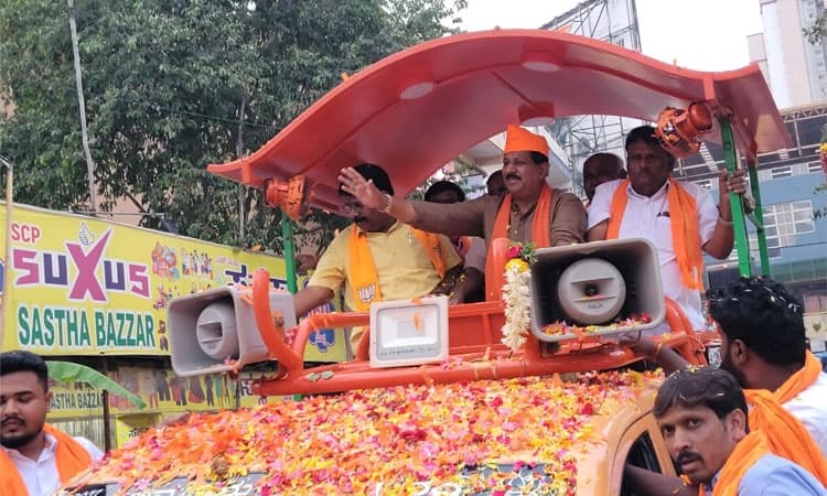 ಎಸ್. ಆರ್. ವಿಶ್ವನಾಥ್ ಅವರಿಂದ ಬೃಹತ್ ರೋಡ್ ಶೋ