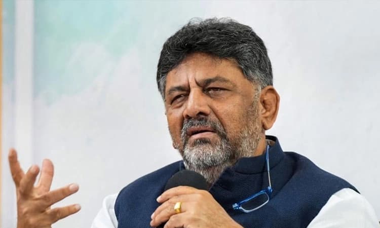 “ನನ್ನ ರಕ್ತದಲ್ಲಿ ಬರೆದು ಕೊಡುತ್ತೇನೆ,15 ದಿನದಲ್ಲಿ ಕಾಂಗ್ರೆಸ್ ಸರ್ಕಾರ ಬರುತ್ತದೆ”: ಡಿಕೆಶಿ