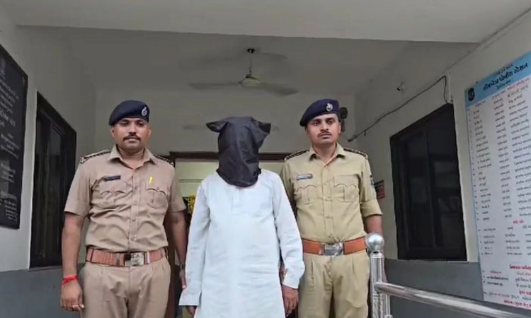Gujarat; ರೇಪ್‌ ಪ್ರತಿರೋಧಿಸಿದ 6 ವರ್ಷದ ಬಾಲಕಿಯ ಕೊಂದ ಪ್ರಿನ್ಸಿಪಾಲ್‌!