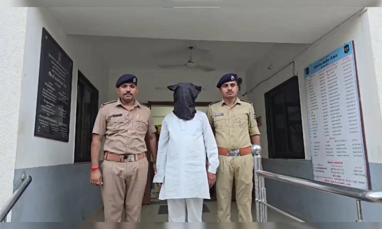 Gujarat: 6 ವರ್ಷದ ವಿದ್ಯಾರ್ಥಿನಿ ಮೇಲೆ ರೇ*ಪ್‌ ಗೆ ಪ್ರತಿರೋಧ-ಹತ್ಯೆ: ಪ್ರಾಂಶುಪಾಲನ ಬಂಧನ