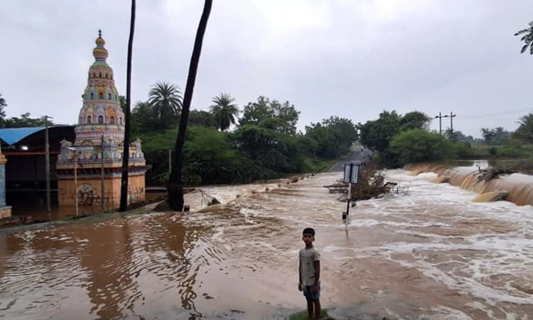 Vijayapura: ಜಿಲ್ಲೆಯಲ್ಲಿ 5 ಗಂಟೆಗೂ ಅಧಿಕ ಕಾಲ ಸುರಿದ ಮಳೆ… ತುಂಬಿ ಹರಿದ ಹಳ್ಳ-ಕೊಳ್ಳಗಳು