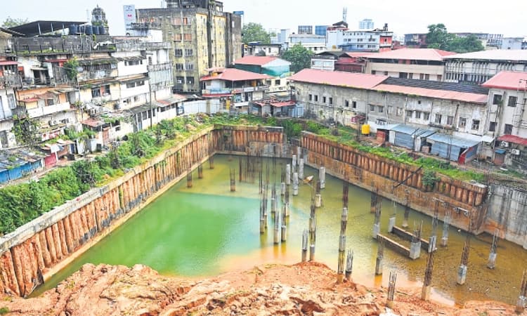 Hampankatta: ಪಲ್ಟಿಯಾದ ಮಲ್ಟಿ ಲೆವೆಲ್‌ ಕಾರ್‌ ಪಾರ್ಕಿಂಗ್‌!