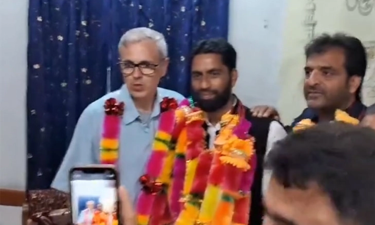 J&K ಸಂಸದ ಇಂಜಿನಿಯರ್ ರಶೀದ್ ಗೆ ಕೈಕೊಟ್ಟು ಎನ್ ಸಿ ಸೇರಿದ ಅಭ್ಯರ್ಥಿ!