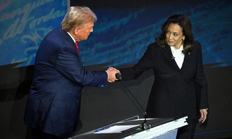 Kamala Harris: ಪುಟಿನ್‌ ನಿಮ್ಮನ್ನೇ ತಿಂದು ತೇಗುತ್ತಿದ್ದರು: ಟ್ರಂಪ್‌ಗೆ ಕಮಲಾ ತಿರುಗೇಟು!