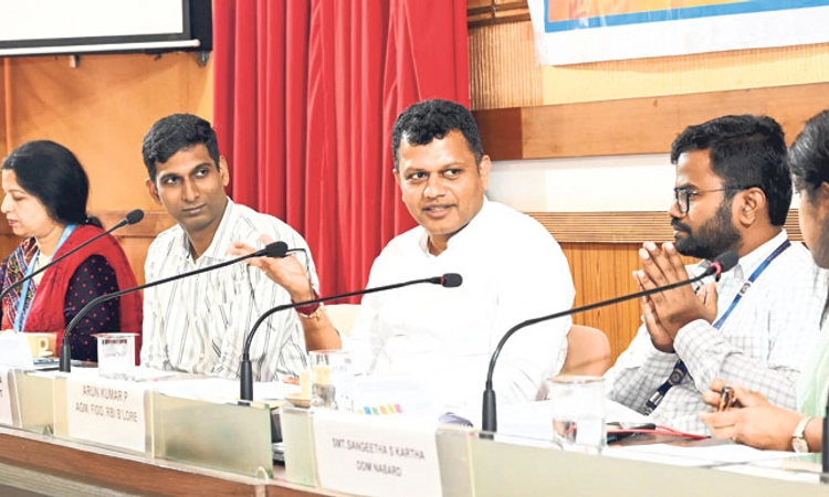 Central Governmnet: ಕೇಂದ್ರ ಪುರಸ್ಕೃತ ಯೋಜನೆಗಳಲ್ಲಿ ಜಿಲ್ಲೆಯ ಬ್ಯಾಂಕ್‌ಗಳ ಹಿನ್ನಡೆ