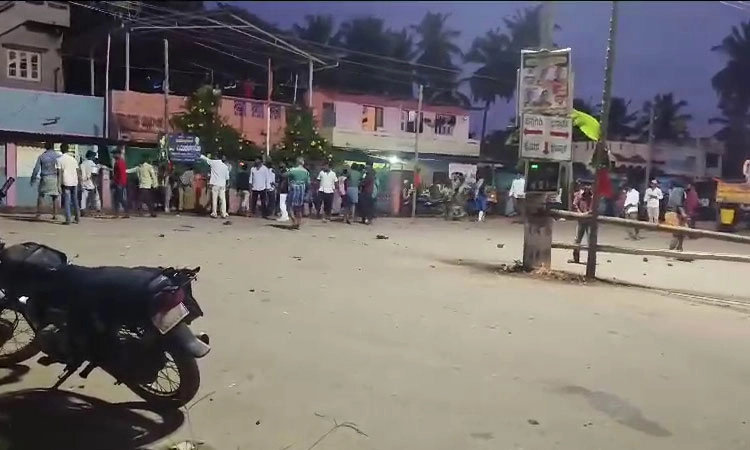 Holehonnur: ಗಣಪತಿ ಮೆರವಣಿಗೆ ವೇಳೆ ಡೊಳ್ಳು ಬಾರಿಸುವ ವಿಚಾರಕ್ಕೆ ಗಲಾಟೆ