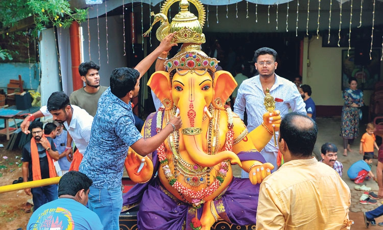 Ganesh Chaturthi ; ಕರಾವಳಿಯ ಮನೆಮನೆಗಳಲ್ಲಿ ಇಂದು ಗಣೇಶೋತ್ಸವ ಸಂಭ್ರಮ