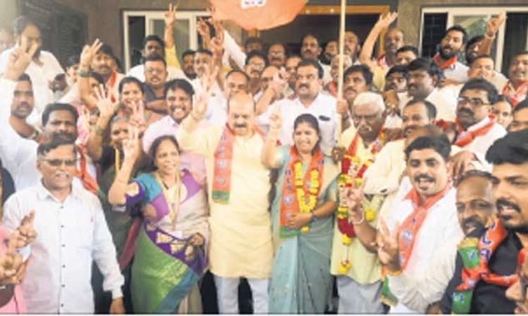 ಹಾವೇರಿ ನಗರಸಭೆ; ಕಮಲ ಹಿಡಿದು ಗದ್ದುಗೆ ಏರಿದ ಪಕ್ಷೇತರರು-ಕಾಂಗ್ರೆಸ್‌ ಗೆ ಮುಖಭಂಗ