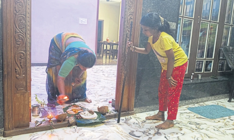 Hebri: ಶ್ರಾವಣದಲ್ಲಿ ಮಿಂಚುವ ಹುರುಳಿ ಹೂವು, ಅಜ್ಜಿ ಓಡ್ಸೋದು!