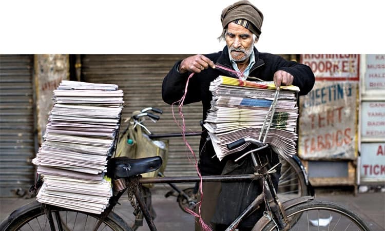 News Paper Distributors Day: ಓದುಗರ ಮನೆ ಬಾಗಿಲಿಗೆ ಪತ್ರಿಕೆ ತರುವ ಸೇನಾನಿಗಳು