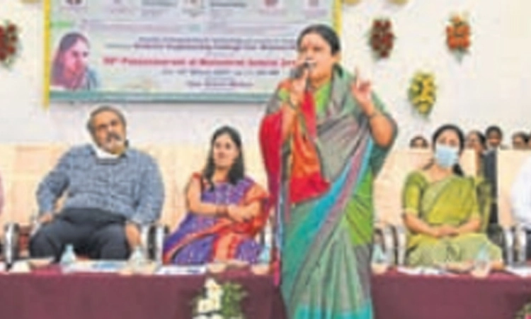 ರೈತನ ಪರಿಶ್ರಮಕ್ಕಿಲ್ಲ ತಕ್ಕ ಬೆಲೆ: ಕವಿತಾ ಮಿಶ್ರಾ