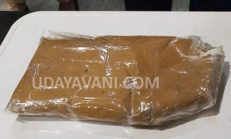 ವಿಶೇಷ ವಿನ್ಯಾಸದ ಒಳ ಉಡುಪಿನಲ್ಲಿ ಅಕ್ರಮ ಚಿನ್ನ ಸಾಗಾಟ: 33 ಲಕ್ಷ ರೂ. ಮೌಲ್ಯದ ಚಿನ್ನ ವಶಕ್ಕೆ