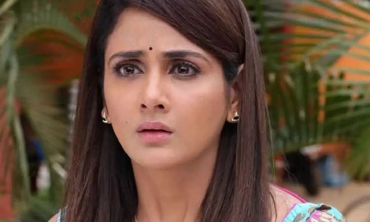 ಮಂಡ್ಯ ಯುವತಿ ಪರ ಪಾರೂಲ್‌ ಯಾದವ್ ಬ್ಯಾಟಿಂಗ್‌