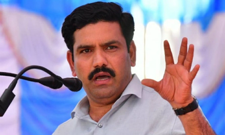 ನಕಲಿ ಸಿಡಿ ಕಾರ್ಯಾಚರಣೆ ಹಿಂದೆ ದೊಡ್ಡದೊಡ್ಡ ಕೈಗಳಿದೆ ; ವಿಜಯೇಂದ್ರ