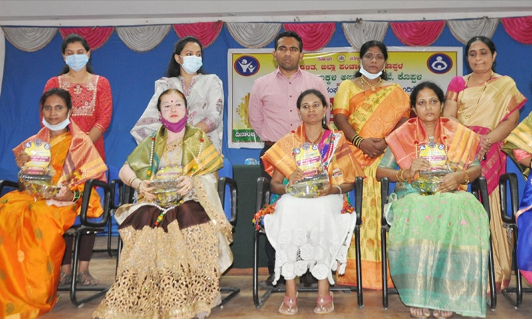 ಸ್ವಾವಲಂಬಿ ಬದುಕು ಕಟ್ಟಿಕೊಳ್ಳಿ: ಡಿಸಿ