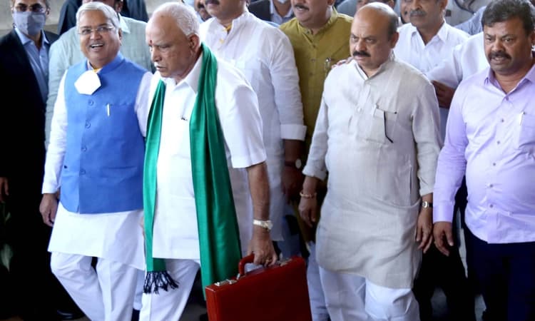 ಕತ್ತಿಯ ಅಲಗಿನ ಮೇಲಿನ ನಡೆ