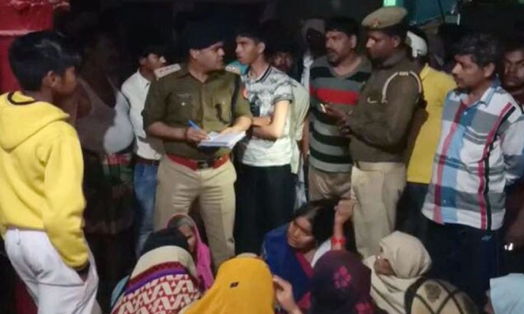 ಮದುವೆಗೆ ಒಪ್ಪದ ಕಾರಣ ತಾಯಿ-ಮಗಳನ್ನು ಇರಿದು ಕೊಂದ ಪಾಪಿ..!