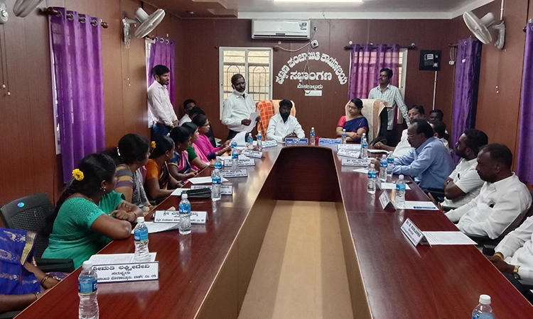 ಮೊಳಕಾಲ್ಮೂರು ಪಟ್ಟಣ ಸಮಗ್ರ ಅಭಿವೃದ್ಧಿಗೆ ಶ್ರಮ: ಲಕ್ಷಣ