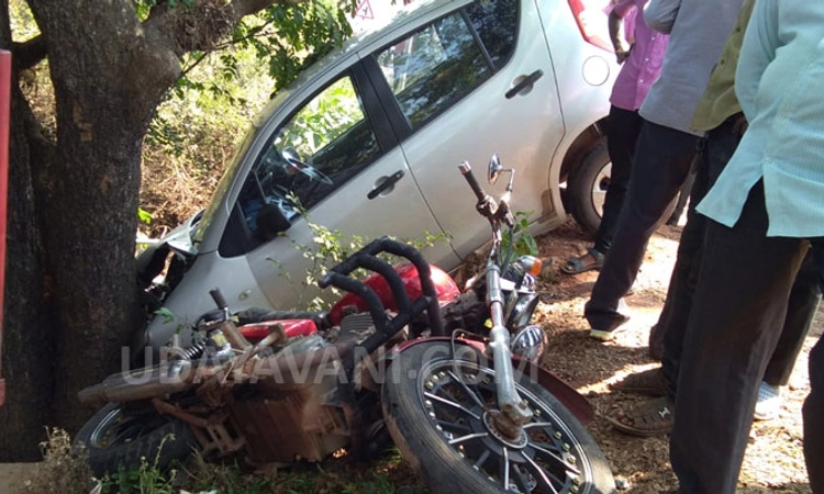 ಇಂದ್ರಾಳಿ: ನಿಯಂತ್ರಣ ತಪ್ಪಿ ತೋಡಿಗೆ ಬಿದ್ದ ಕಾರು!