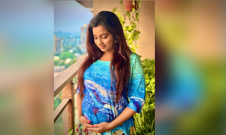 ತಾಯಿಯಾಗುವ ಖುಷಿಯಲ್ಲಿ ಗಾಯಕಿ ಶ್ರೇಯಾ ಘೋಷಾಲ್